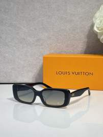 Picture of Louis Vuitton Sunglasses _SKUfw79761602fw